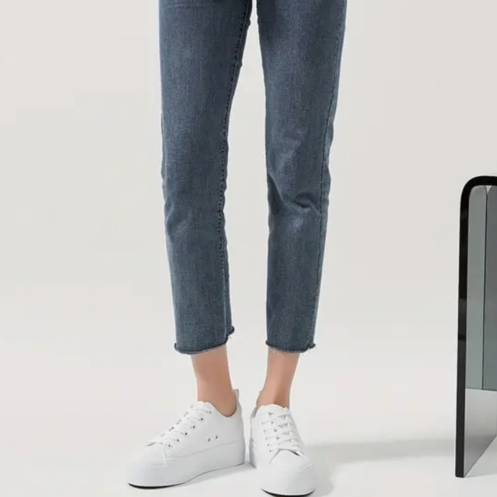 NEW - Women's Fashion Casual White Platform Sneakers - SZ 5